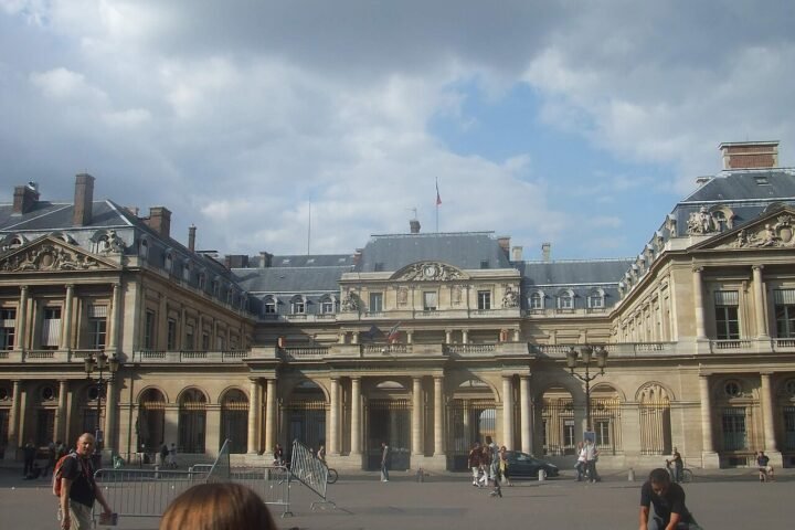 Façade du Conseil d'État à Paris, place du Palais-Royal